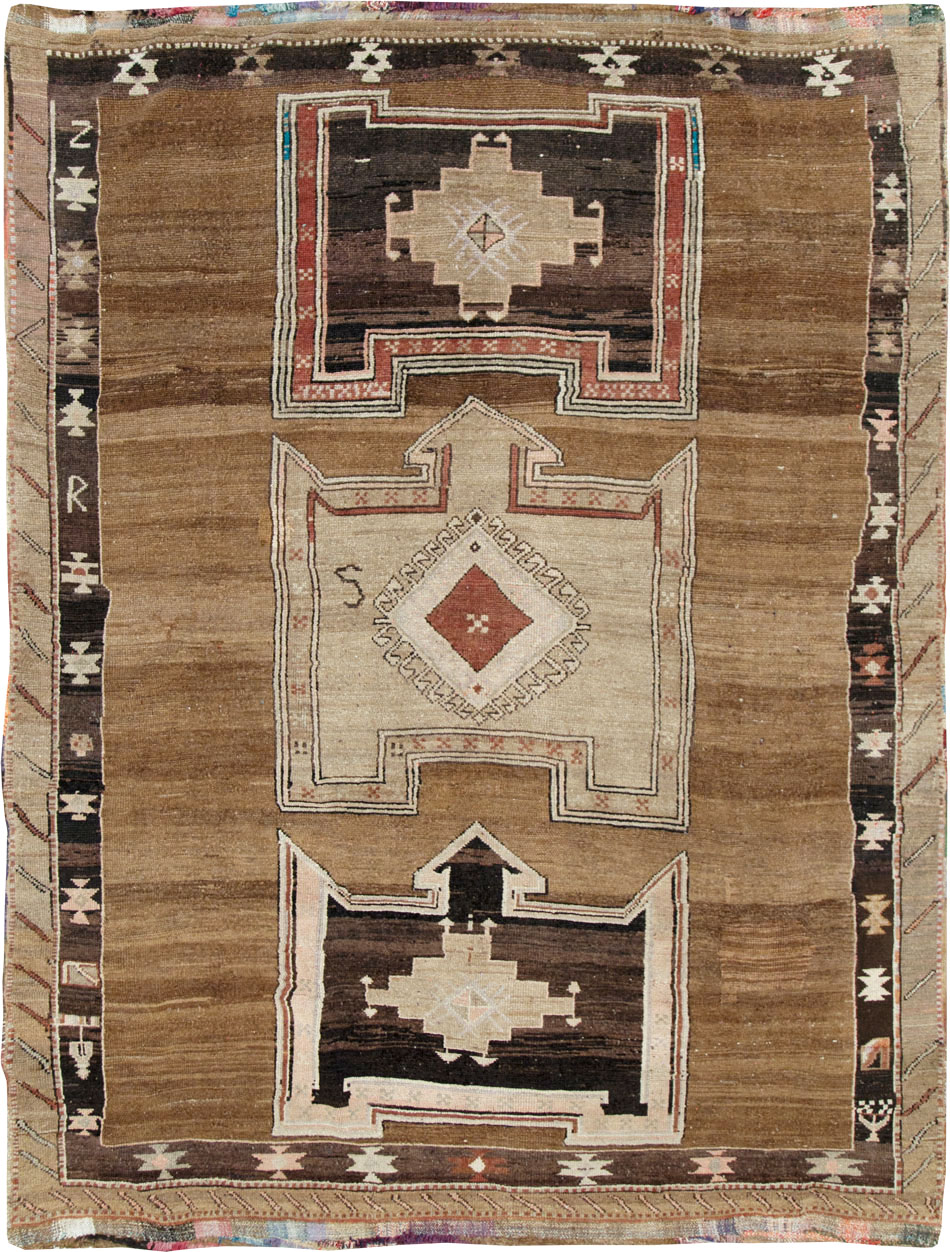 Vintage Turkish Anatolian Room Size Carpet, No.29217 - Galerie Shabab