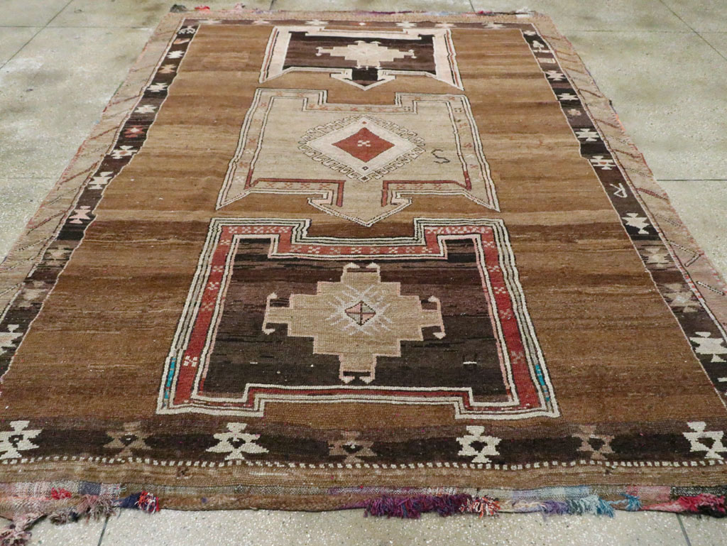 Vintage Turkish Anatolian Room Size Carpet, No.29217 - Galerie Shabab