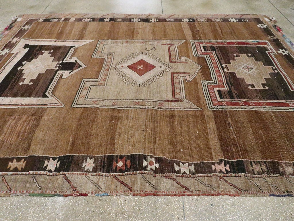 Vintage Turkish Anatolian Room Size Carpet, No.29217 - Galerie Shabab