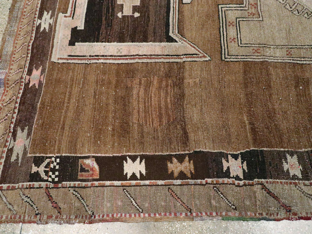 Vintage Turkish Anatolian Room Size Carpet, No.29217 - Galerie Shabab