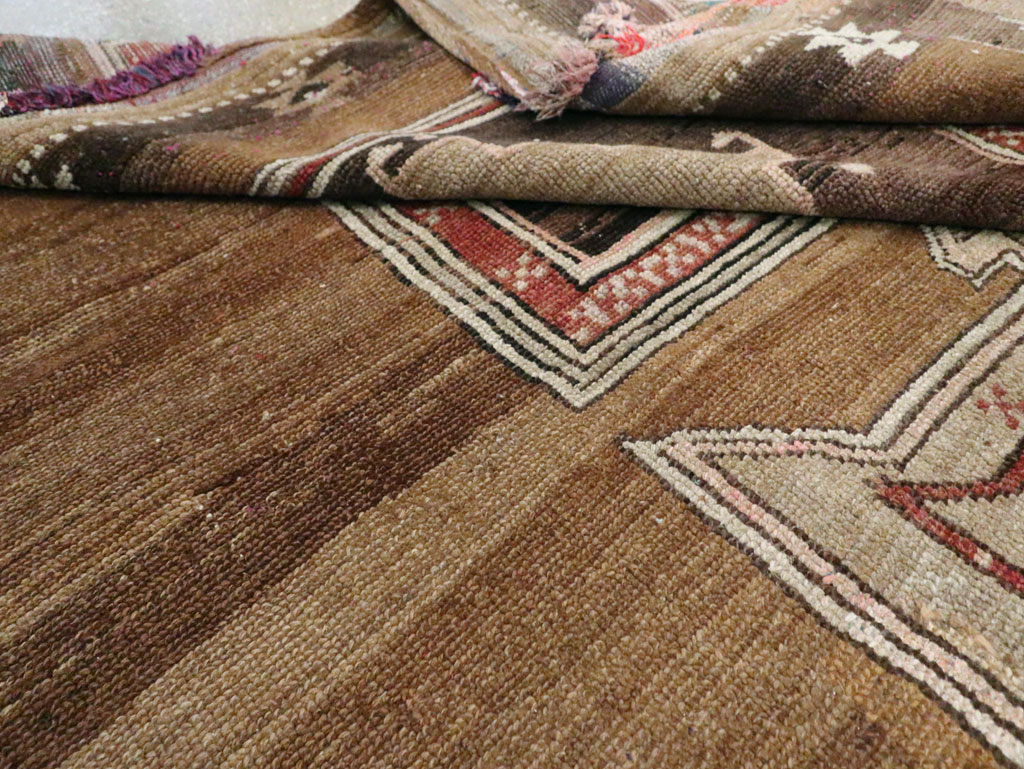 Vintage Turkish Anatolian Room Size Carpet, No.29217 - Galerie Shabab