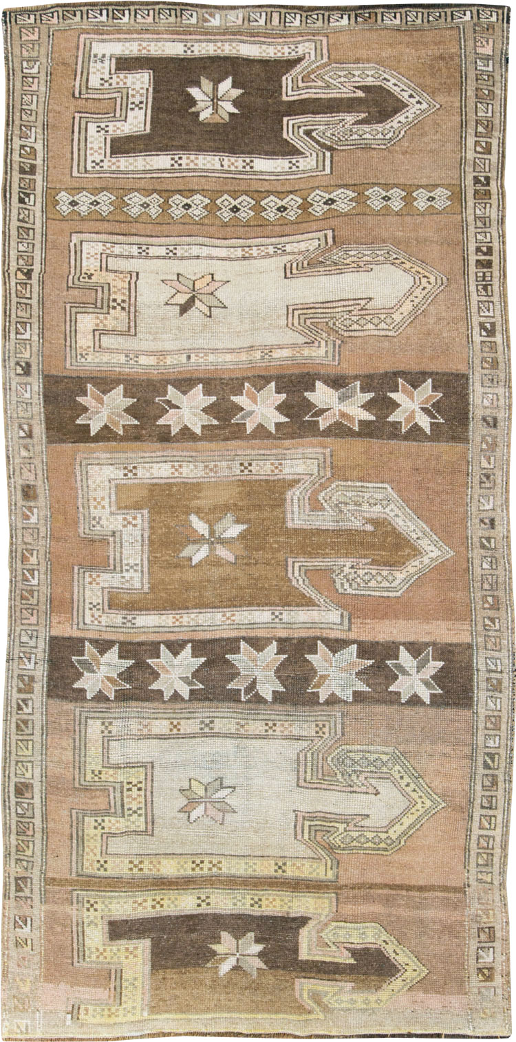 Vintage Anatolian Gallery Carpet, No.29221 - Galerie Shabab