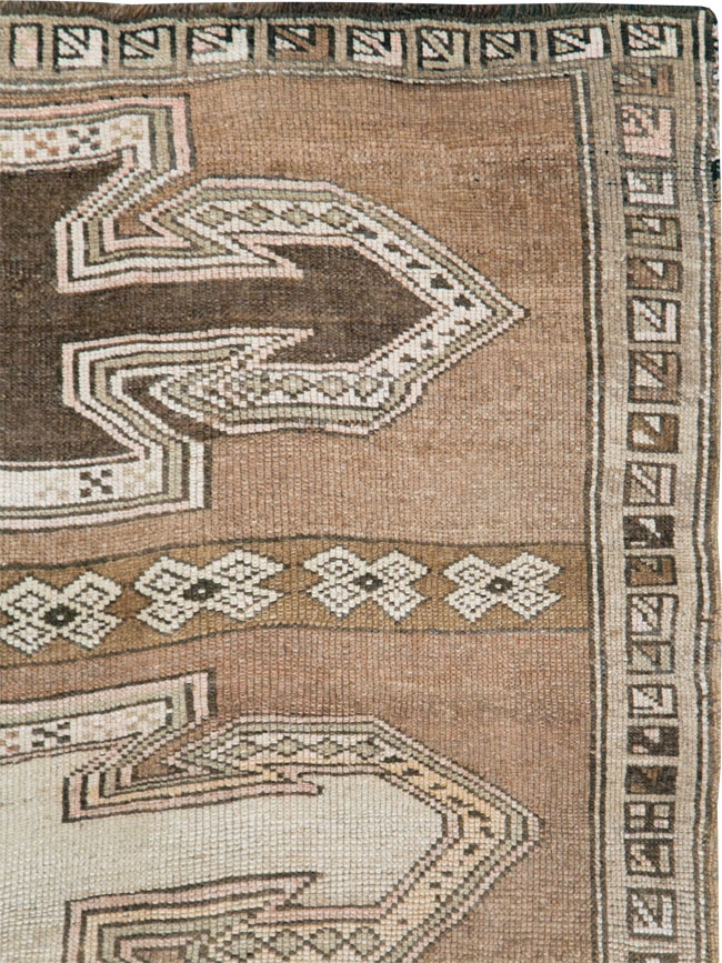 Vintage Anatolian Gallery Carpet, No.29221 - Galerie Shabab