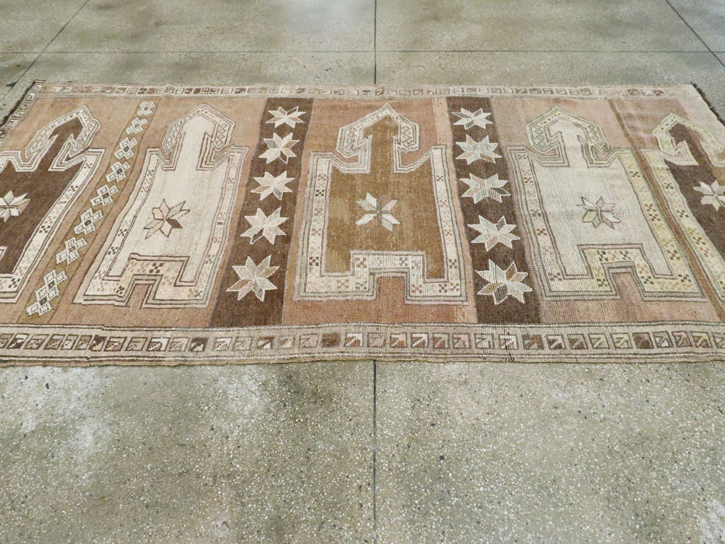 Vintage Anatolian Gallery Carpet, No.29221 - Galerie Shabab