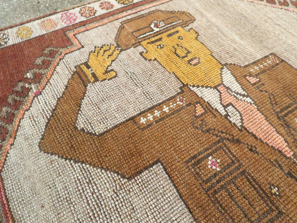 Vintage Turkish Anatolian Pictorial Gallery Rug, No.29222 - Galerie Shabab