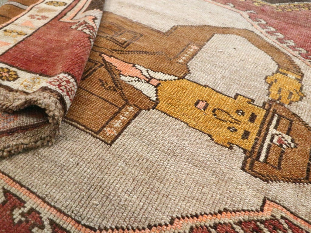 Vintage Turkish Anatolian Pictorial Gallery Rug, No.29222 - Galerie Shabab