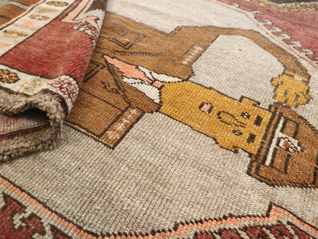 Vintage Turkish Anatolian Pictorial Gallery Rug, No.29222 - Galerie Shabab