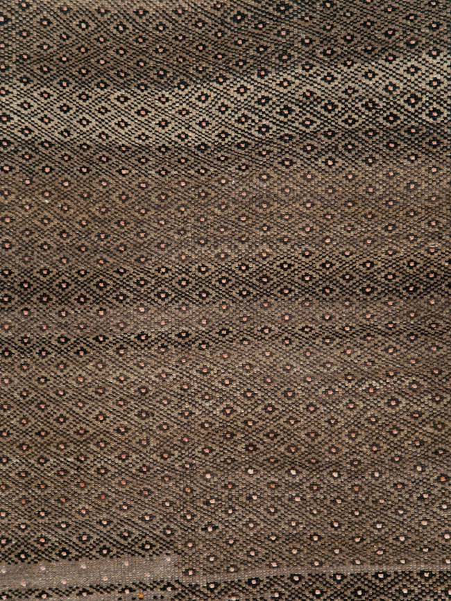 Vintage Turkish Anatolian Room Size Carpet, No.29225 - Galerie Shabab