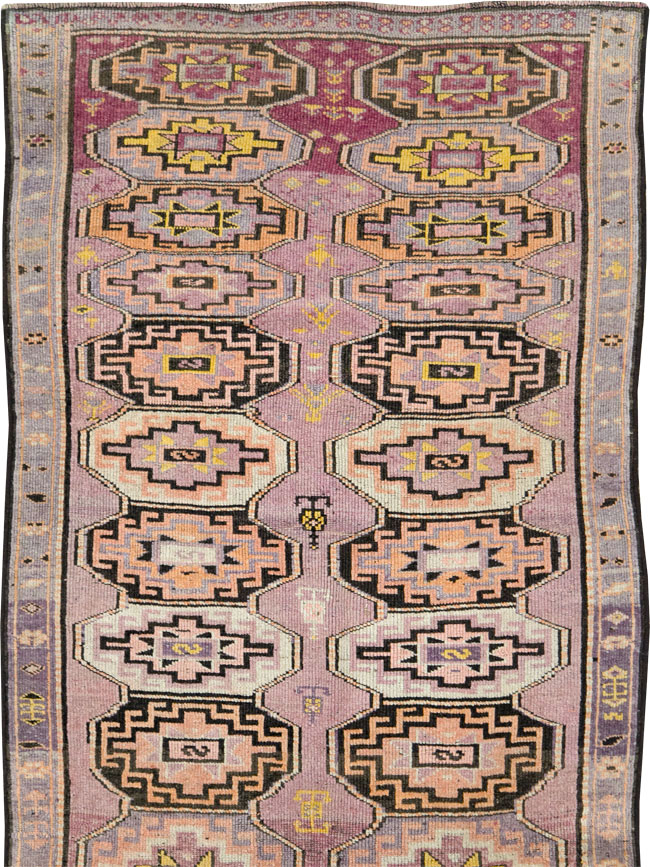Vintage Turkish Anatolian Runner, No.29228 - Galerie Shabab