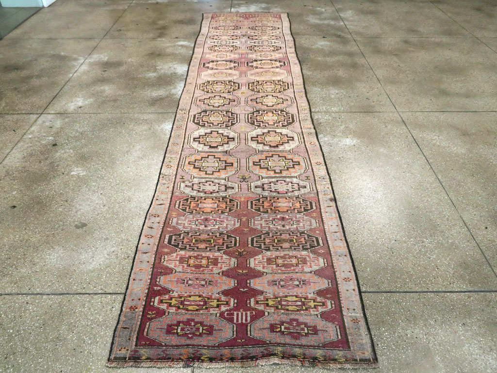 Vintage Turkish Anatolian Runner, No.29228 - Galerie Shabab