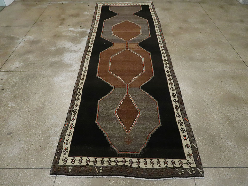 Vintage Turkish Anatolian Wide Gallery Runner, No.29229 - Galerie Shabab