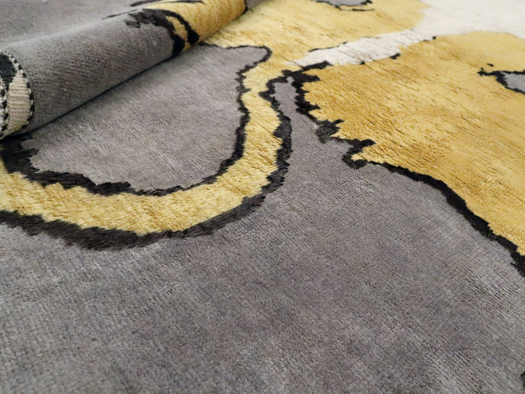 Contemporary Turkish Pictorial Accent Rug, No.29235 - Galerie Shabab