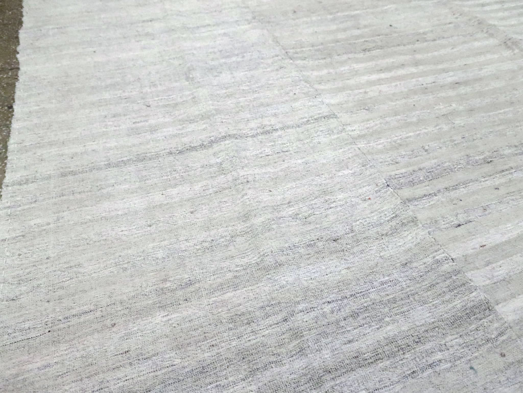 Vintage Turkish Flatweave Kilim Room Size Carpet, No.29244 - Galerie Shabab