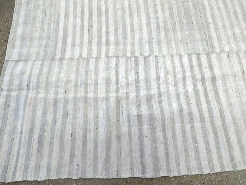 Vintage Turkish Flatweave Kilim Room Size Carpet, No.29244 - Galerie Shabab