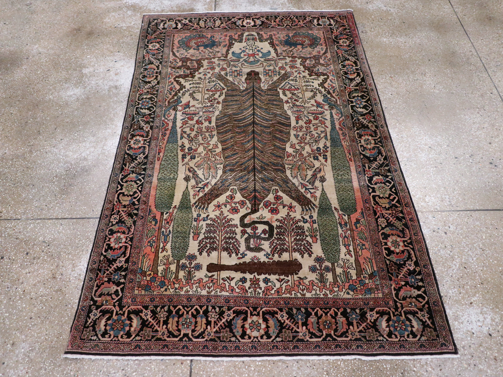 Antique Sarouk Farahan Pictorial Rug, No.29250 - Galerie Shabab