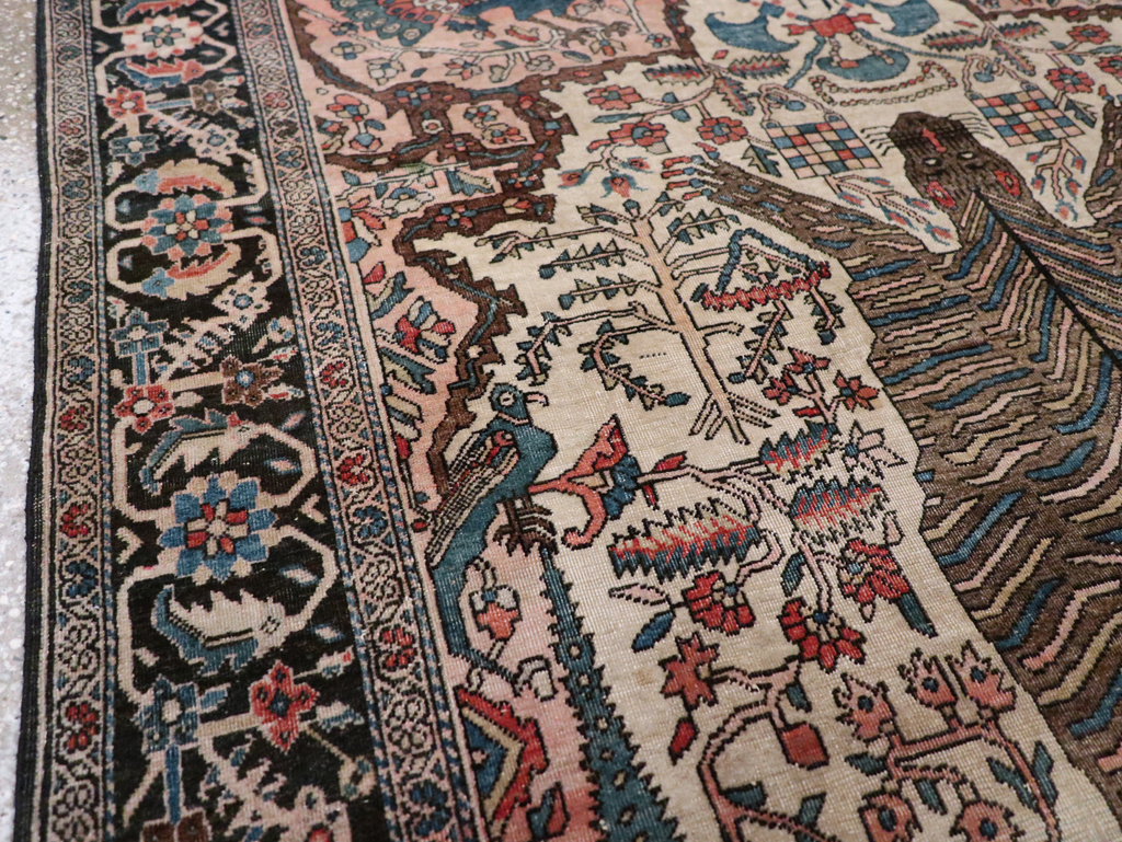 Antique Sarouk Farahan Pictorial Rug, No.29250 - Galerie Shabab
