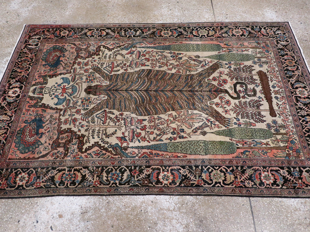 Antique Sarouk Farahan Pictorial Rug, No.29250 - Galerie Shabab