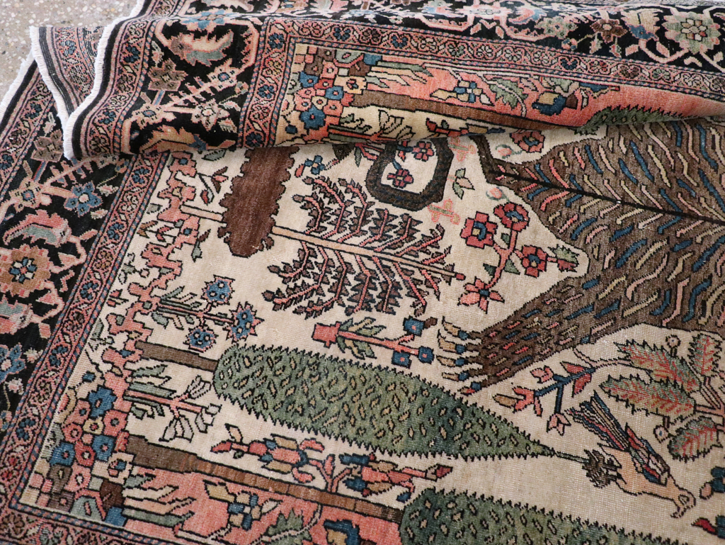 Antique Sarouk Farahan Pictorial Rug, No.29250 - Galerie Shabab