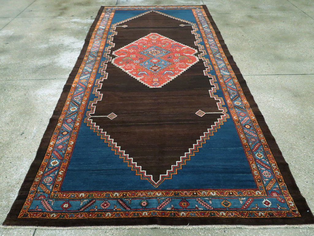 Antique Persian Bakhshaish Gallery Carpet, No.29260 - Galerie Shabab