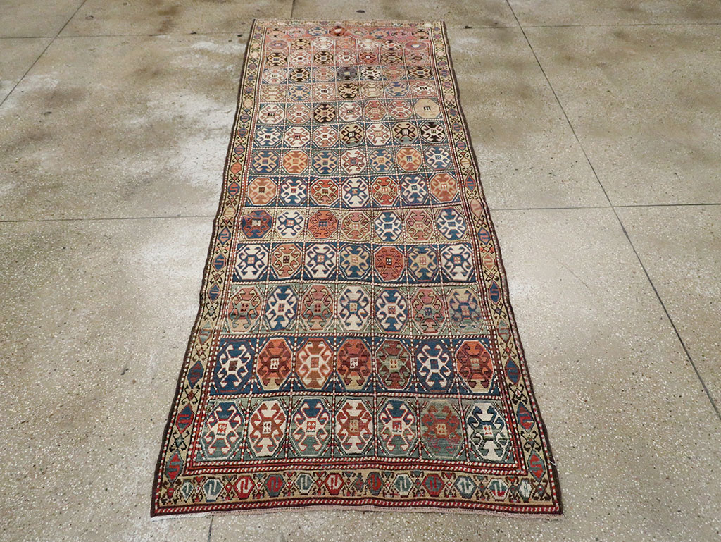 Antique Turkish Anatolian Runner, No.29262 - Galerie Shabab