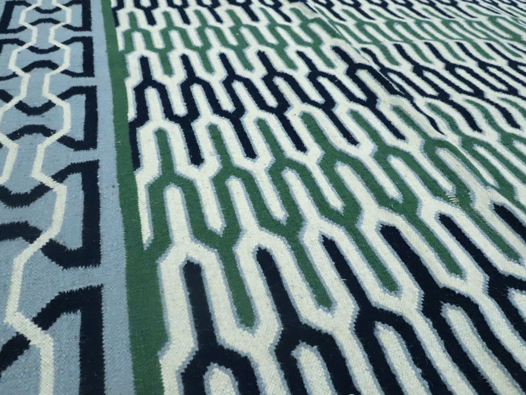 Contemporary Indian Flatweave Dhurrie Room Size Carpet, No.29267 - Galerie Shabab