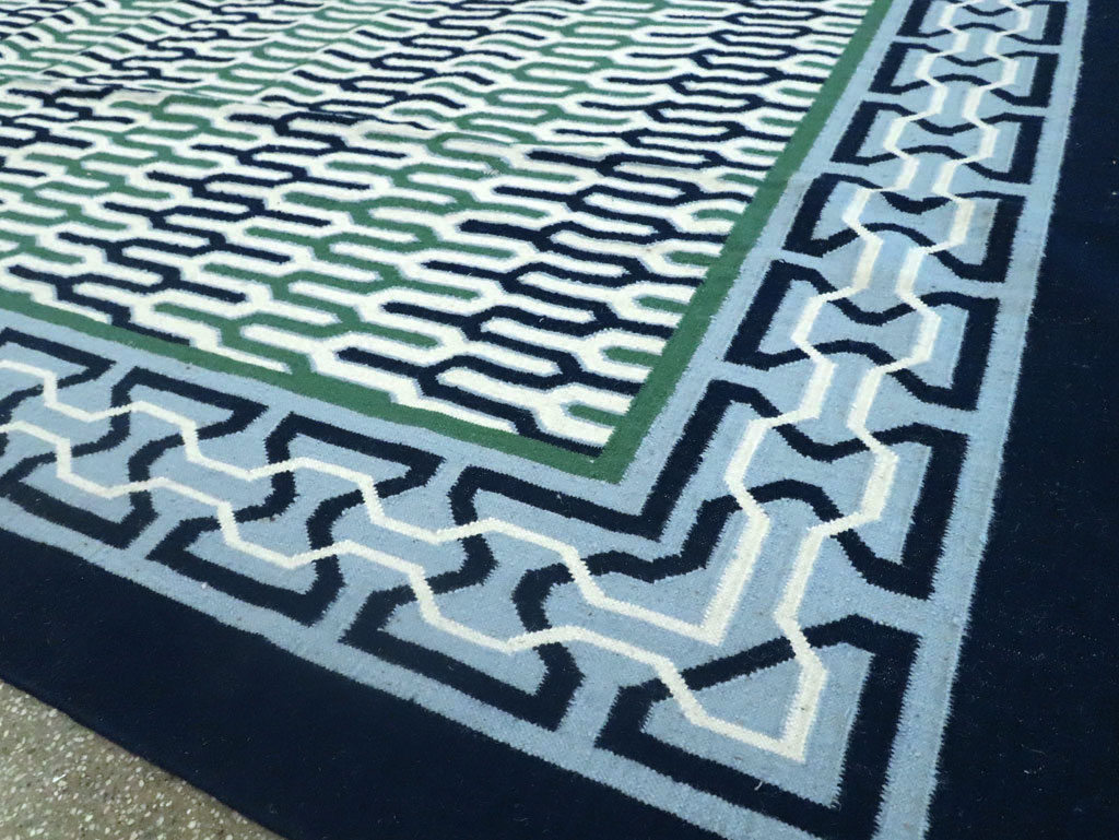 Contemporary Indian Flatweave Dhurrie Room Size Carpet, No.29267 - Galerie Shabab