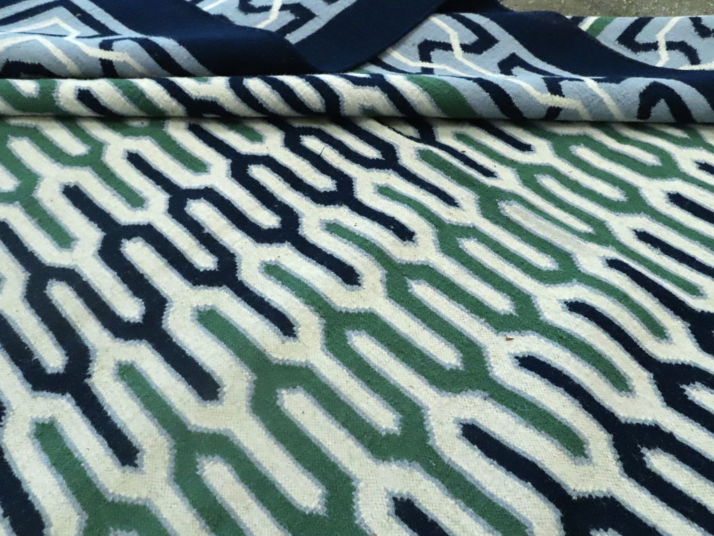 Contemporary Indian Flatweave Dhurrie Room Size Carpet, No.29267 - Galerie Shabab