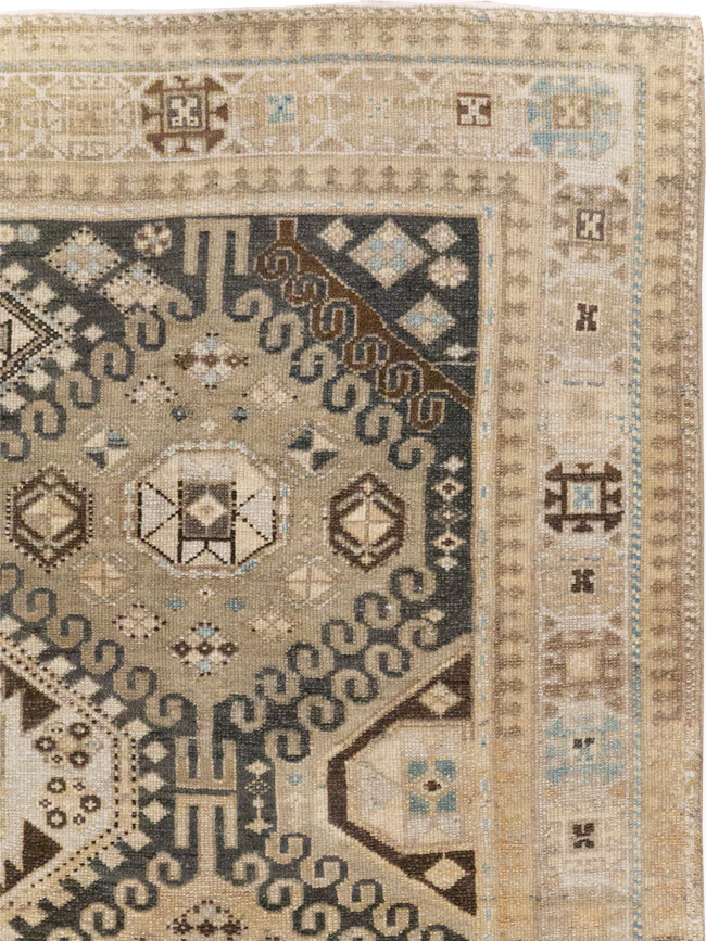 Vintage Persian Bakhtiari Tribal Wide Gallery Runner, No.29279 - Galerie Shabab