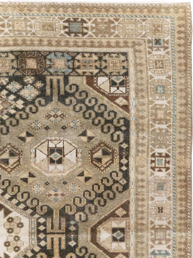 Vintage Persian Bakhtiari Tribal Wide Gallery Runner, No.29279 - Galerie Shabab