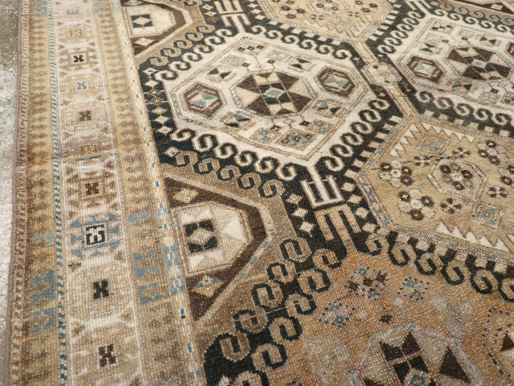 Vintage Persian Bakhtiari Tribal Wide Gallery Runner, No.29279 - Galerie Shabab