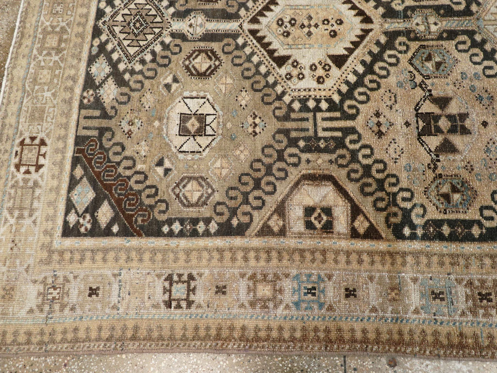 Vintage Persian Bakhtiari Tribal Wide Gallery Runner, No.29279 - Galerie Shabab