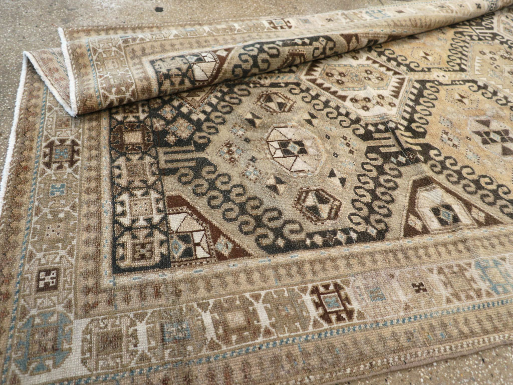 Vintage Persian Bakhtiari Tribal Wide Gallery Runner, No.29279 - Galerie Shabab