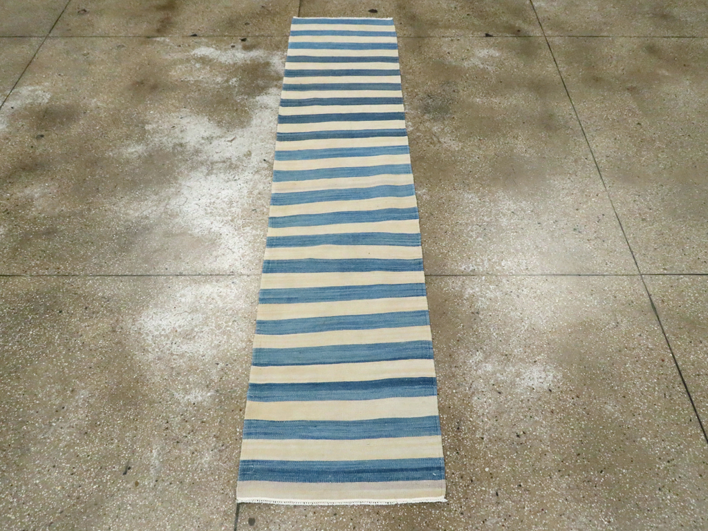 Vintage Persian Flatweave Kilim Runner, No.29286 - Galerie Shabab