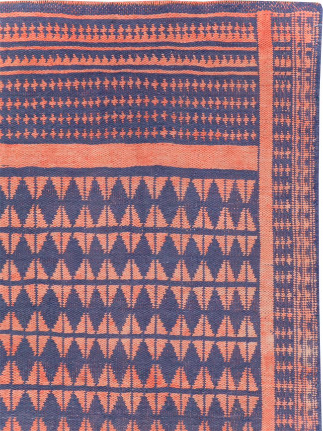 Vintage Persian Flatweave Kilim Accent Rug, No.29287 - Galerie Shabab