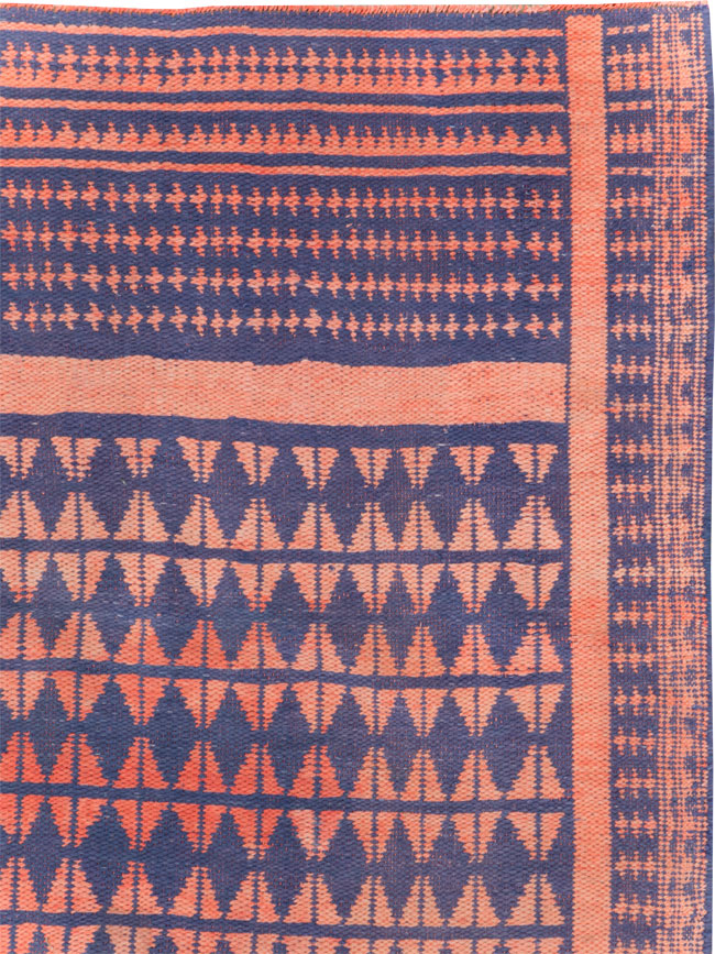 Vintage Persian Flatweave Kilim Accent Rug, No.29287 - Galerie Shabab