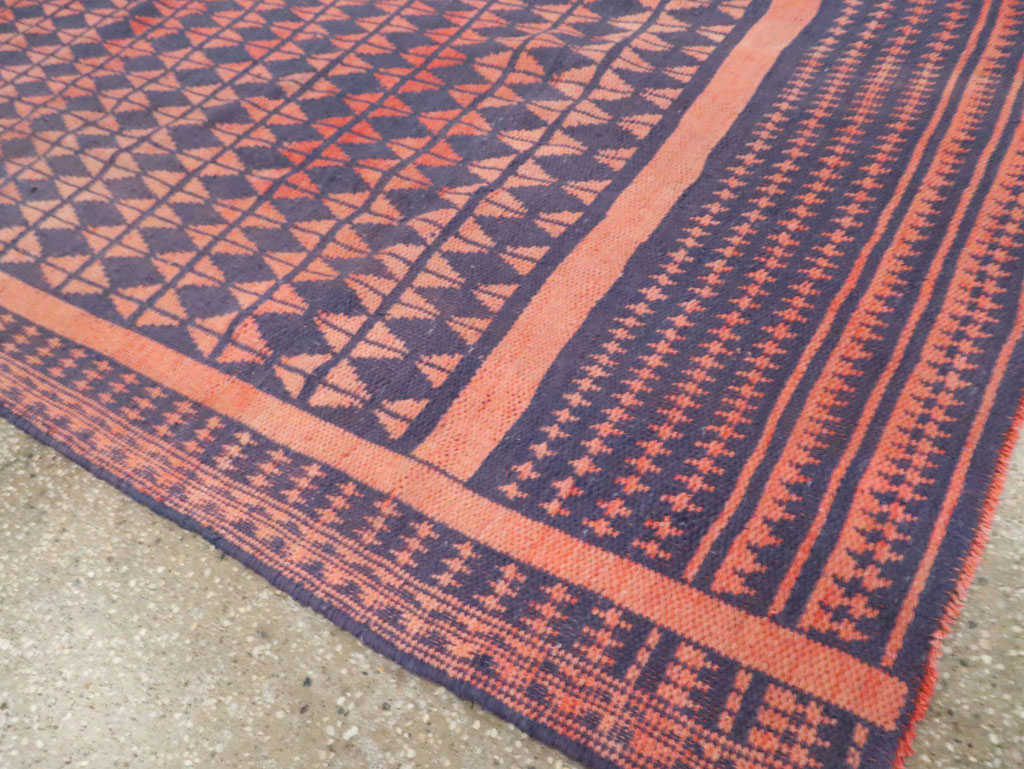 Vintage Persian Flatweave Kilim Accent Rug, No.29287 - Galerie Shabab