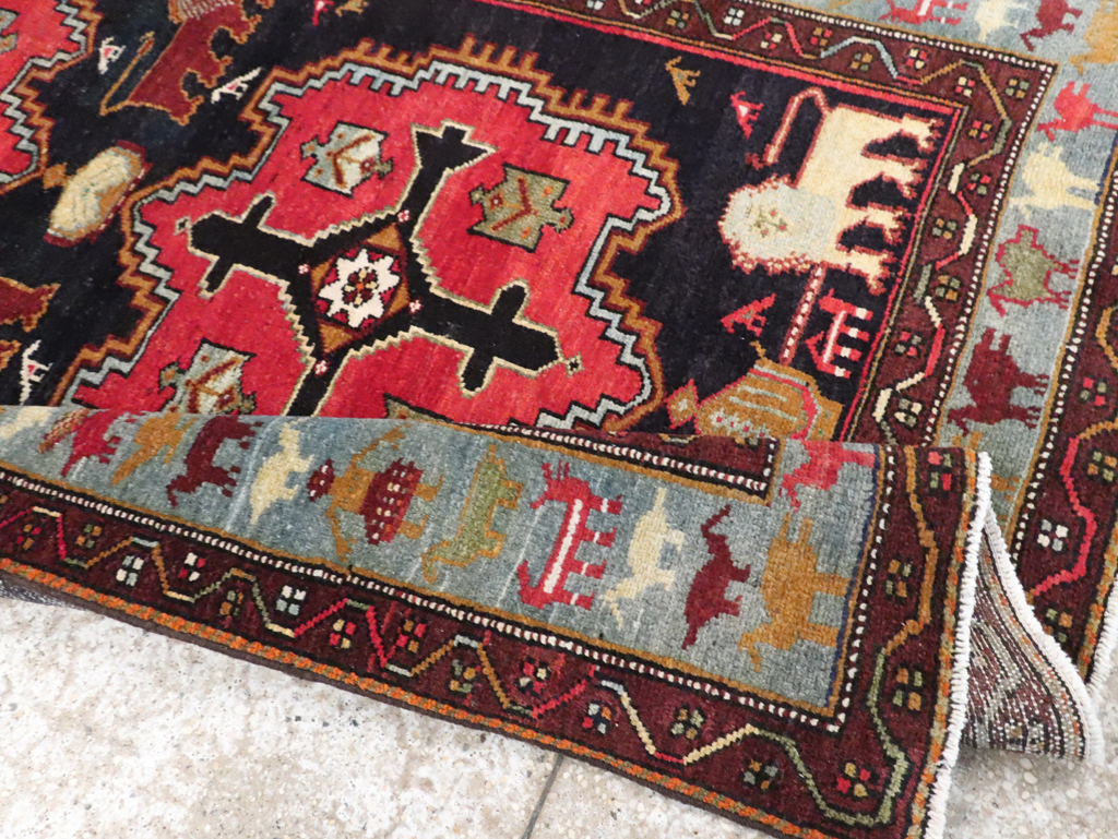 Vintage Persian Pictorial Malayer Accent Rug, No.29296 - Galerie Shabab