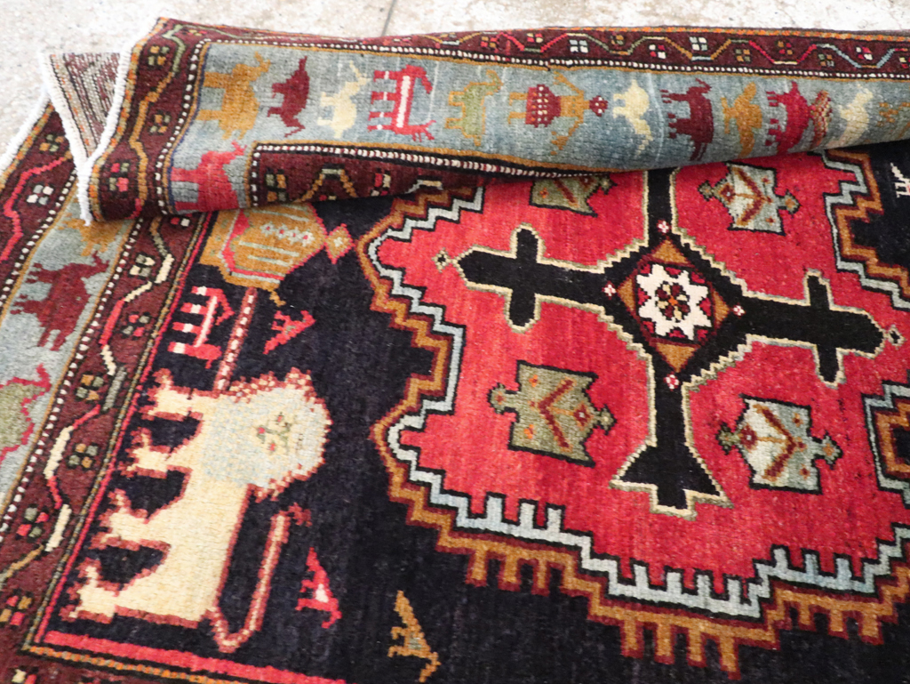 Vintage Persian Pictorial Malayer Accent Rug, No.29296 - Galerie Shabab