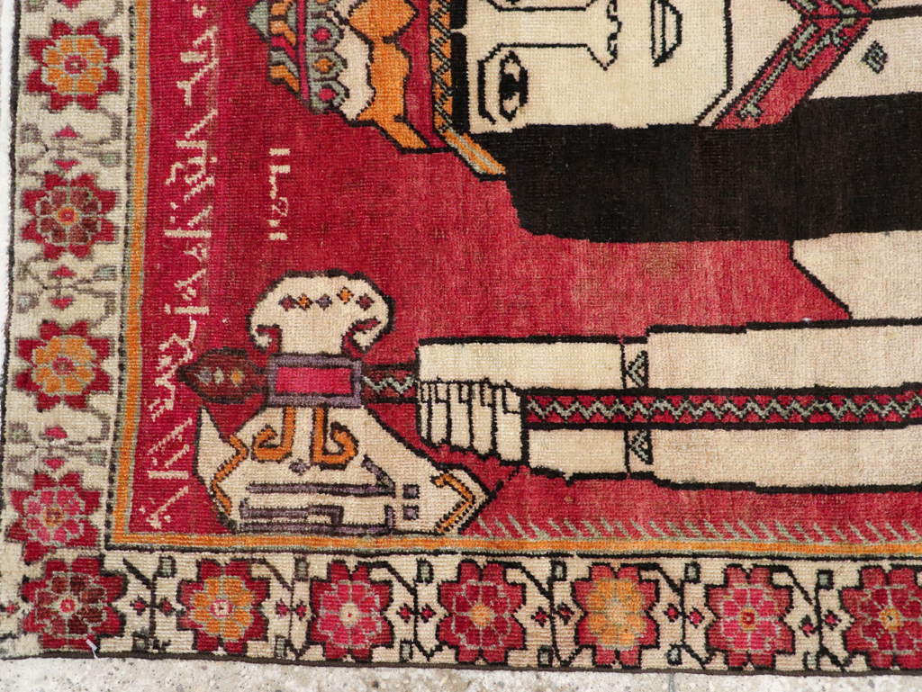 Vintage Persian Shiraz Pictorial Throw Rug, No.29304 - Galerie Shabab