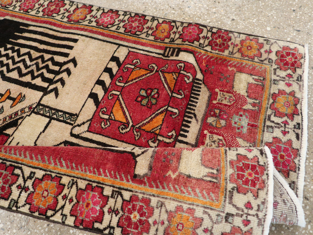 Vintage Persian Shiraz Pictorial Throw Rug, No.29304 - Galerie Shabab