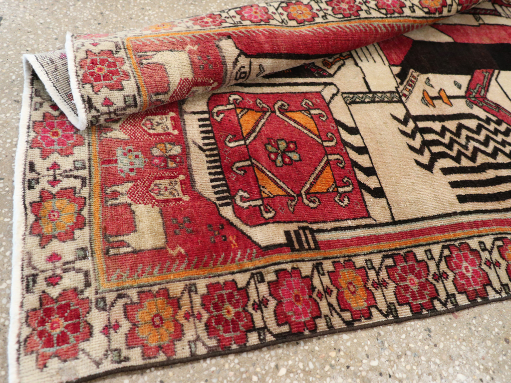 Vintage Persian Shiraz Pictorial Throw Rug, No.29304 - Galerie Shabab