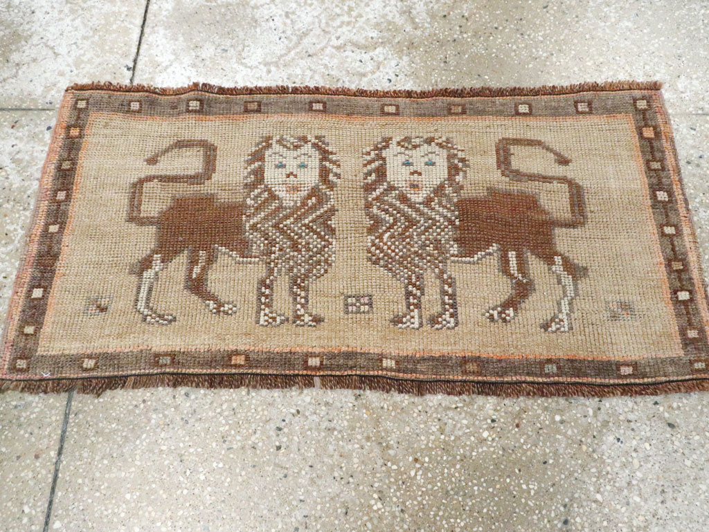 Vintage Turkish Anatolian Pictorial Throw Rug (Pair: 1 of 2), No.29314 - Galerie Shabab