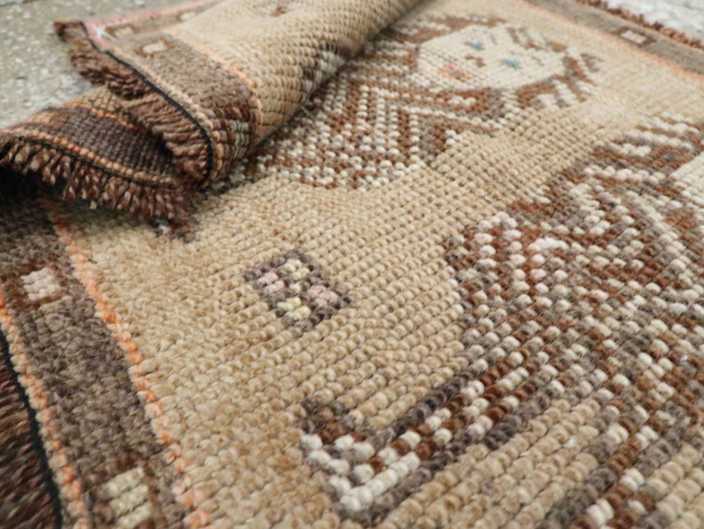 Vintage Turkish Anatolian Pictorial Throw Rug (Pair: 1 of 2), No.29314 - Galerie Shabab