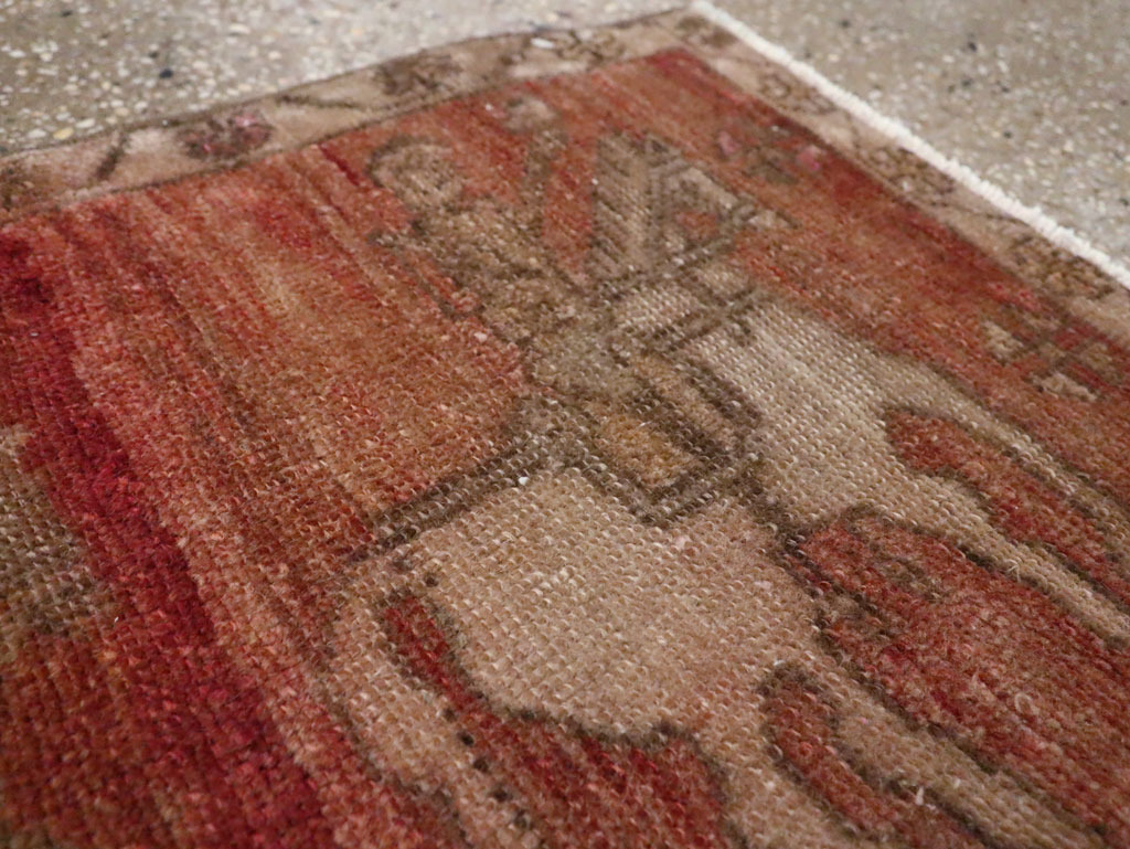 Vintage Turkish Anatolian Pictorial Throw Rug, No.29317 - Galerie Shabab