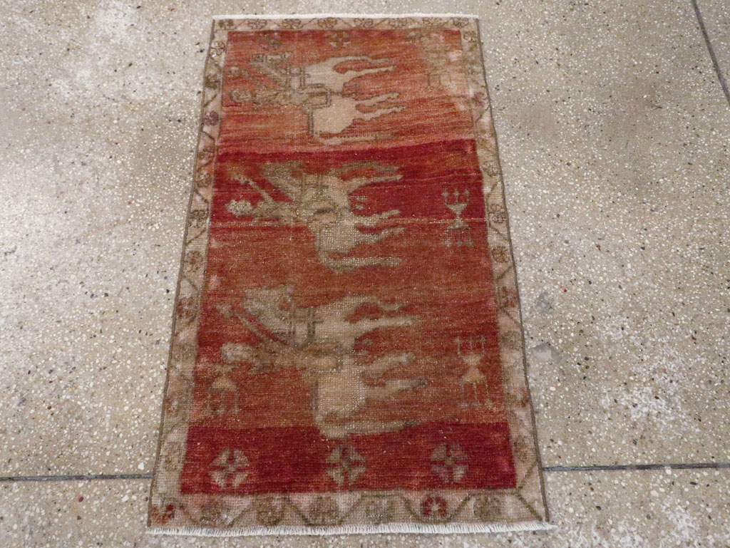 Vintage Turkish Anatolian Pictorial Throw Rug, No.29317 - Galerie Shabab