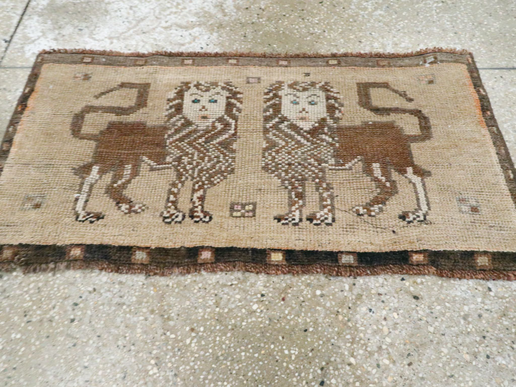 Vintage Turkish Anatolian Pictorial Throw Rug (Pair: 2 of 2), No.29318 - Galerie Shabab