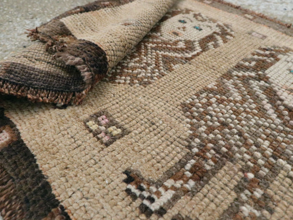 Vintage Turkish Anatolian Pictorial Throw Rug (Pair: 2 of 2), No.29318 - Galerie Shabab
