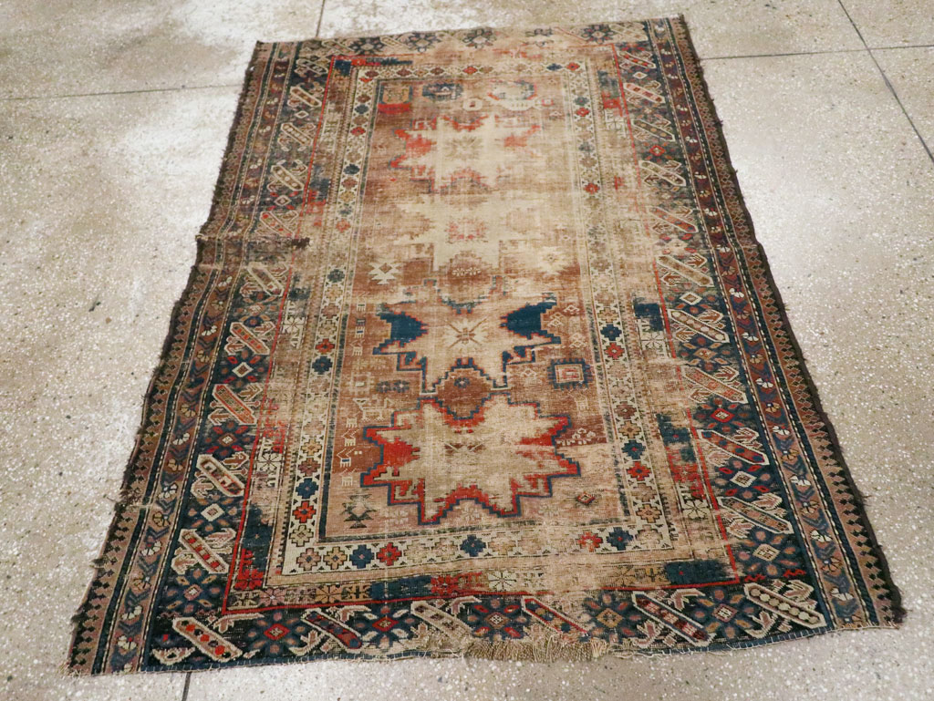 Distressed Antique Caucasian Throw Rug, No.29322 - Galerie Shabab