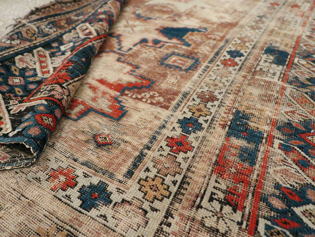 Distressed Antique Caucasian Throw Rug, No.29322 - Galerie Shabab