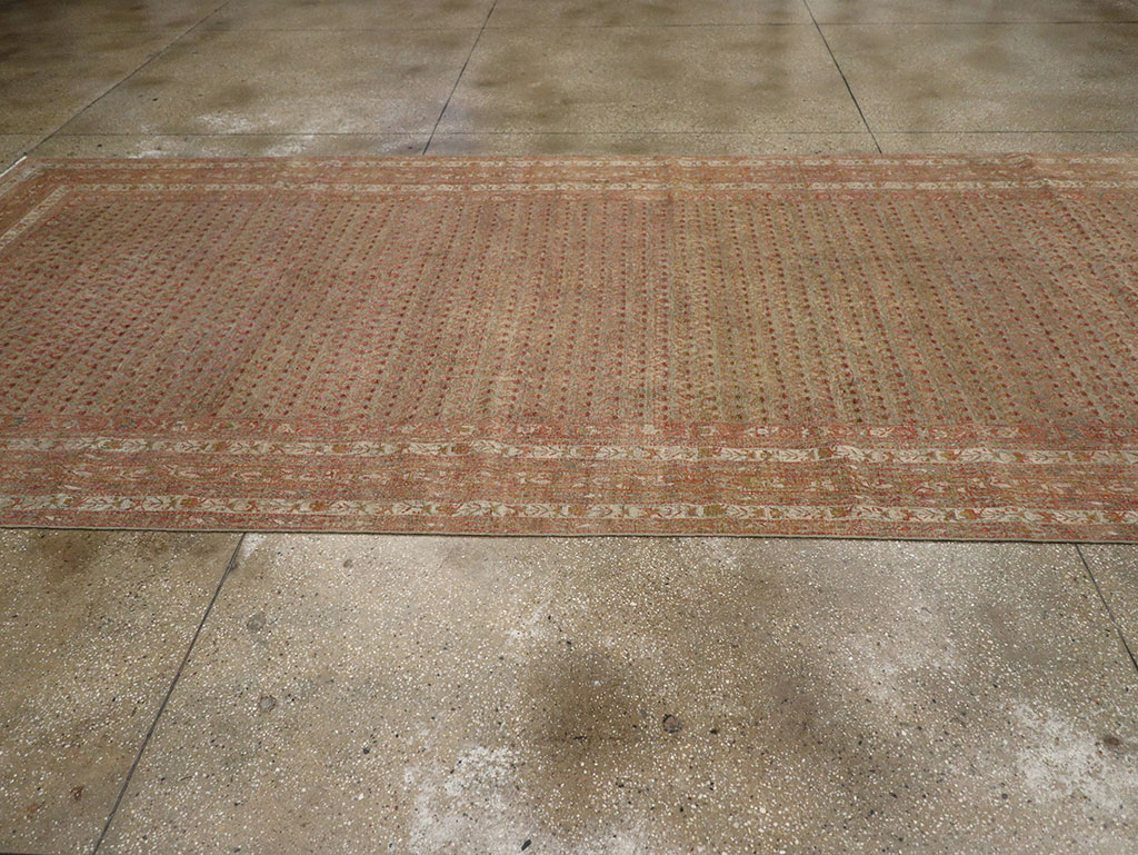 Antique Persian Malayer Long and Narrow Gallery Carpet, No.29334 - Galerie Shabab